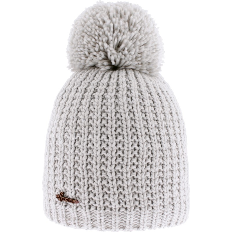 Plain hat knitted with 80% recycled plastic thread, with thread pompom