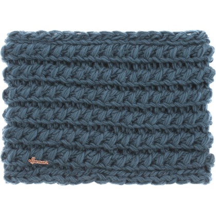 Mega plain color adult neckwarmer knitted with 30% wool yarn. Lined in