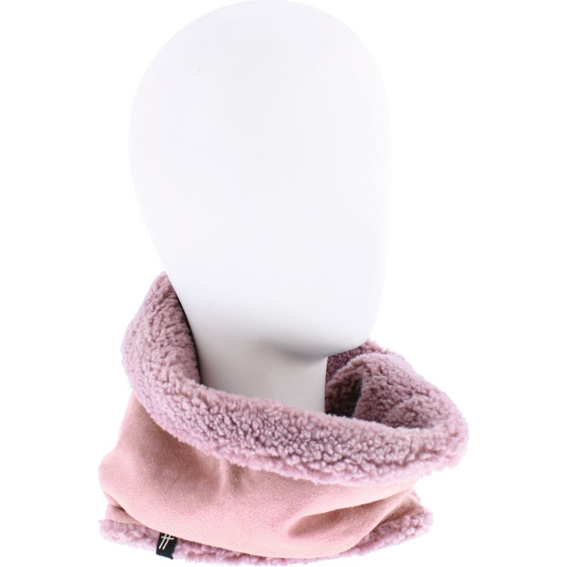 Flexible and reversible neck warmer in soft material on one side and p