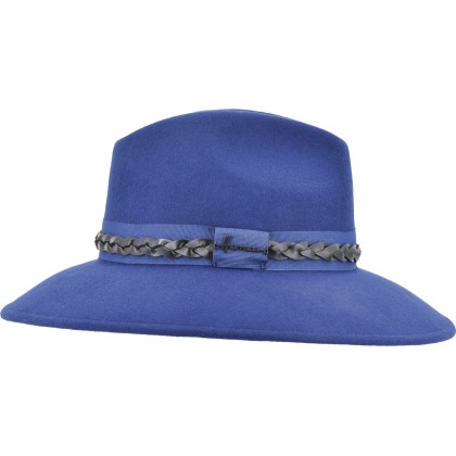 Women's hat with large brim in plain wool felt with fancy decoration.