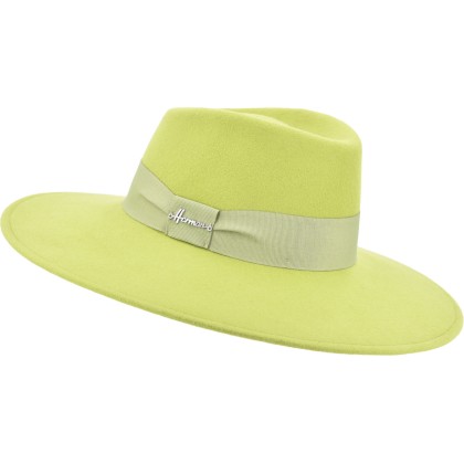 Hat with large cut brim sewn in plain wool felt.