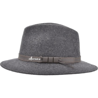 Large-brimmed hat in plain wool felt with leather belt.