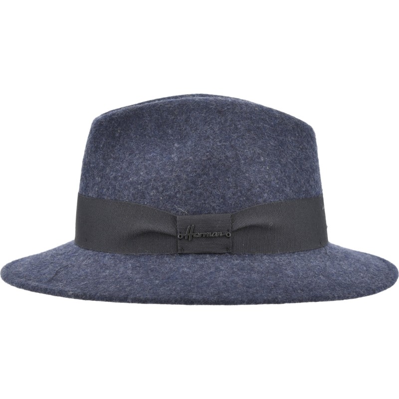 Large-brimmed hat in plain wool felt with plain grosgrain.