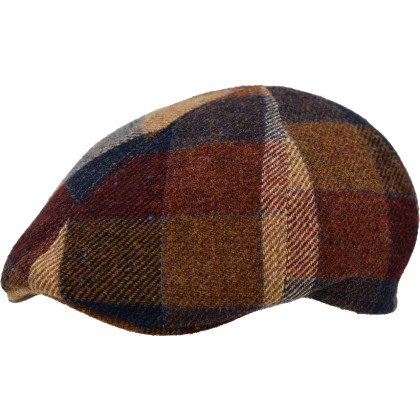 Casquette plate 6 côtes en toile de laine à motif carreaux.